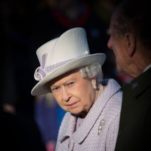 La reine Elisabeth II d'Angleterre, le prince Philip, le prince William et la duchesse de Cambridge, Catherine Kate Middleton célèbrent le 100 ème anniversaire du retrait final de la péninsule de Gallipoli pendant la 1 ère guerre mondiale au Mémorial de Sandrigham le 10 janvier 2016. Ils ont assisté un plus tôt en l'église Mary Magdalene à une messe où la famille Middleton était invitée par la reine.