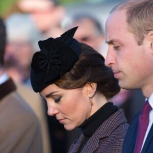 La reine Elisabeth II d'Angleterre, le prince Philip, le prince William et la duchesse de Cambridge, Catherine Kate Middleton célèbrent le 100 ème anniversaire du retrait final de la péninsule de Gallipoli pendant la 1 ère guerre mondiale au Mémorial de Sandrigham le 10 janvier 2016. Ils ont assisté un plus tôt en l'église Mary Magdalene à une messe où la famille Middleton était invitée par la reine.