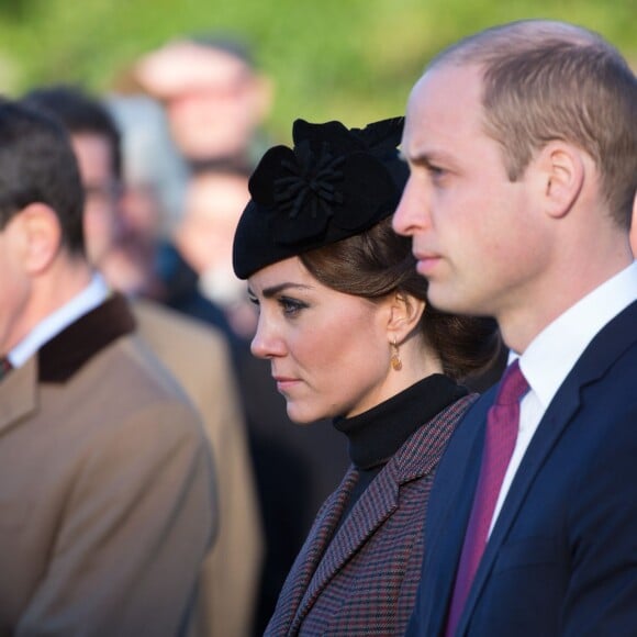 La reine Elisabeth II d'Angleterre, le prince Philip, le prince William et la duchesse de Cambridge, Catherine Kate Middleton célèbrent le 100 ème anniversaire du retrait final de la péninsule de Gallipoli pendant la 1 ère guerre mondiale au Mémorial de Sandrigham le 10 janvier 2016. Ils ont assisté un plus tôt en l'église Mary Magdalene à une messe où la famille Middleton était invitée par la reine.