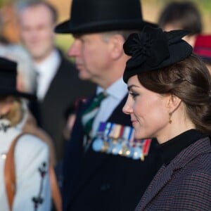 La reine Elisabeth II d'Angleterre, le prince Philip, le prince William et la duchesse de Cambridge, Catherine Kate Middleton célèbrent le 100 ème anniversaire du retrait final de la péninsule de Gallipoli pendant la 1 ère guerre mondiale au Mémorial de Sandrigham le 10 janvier 2016. Ils ont assisté un plus tôt en l'église Mary Magdalene à une messe où la famille Middleton était invitée par la reine.