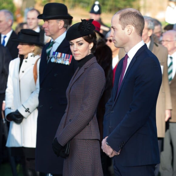 La reine Elisabeth II d'Angleterre, le prince Philip, le prince William et la duchesse de Cambridge, Catherine Kate Middleton célèbrent le 100 ème anniversaire du retrait final de la péninsule de Gallipoli pendant la 1 ère guerre mondiale au Mémorial de Sandrigham le 10 janvier 2016. Ils ont assisté un plus tôt en l'église Mary Magdalene à une messe où la famille Middleton était invitée par la reine.