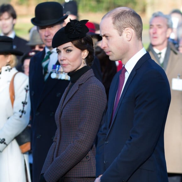 La reine Elisabeth II d'Angleterre, le prince Philip, le prince William et la duchesse de Cambridge, Catherine Kate Middleton célèbrent le 100 ème anniversaire du retrait final de la péninsule de Gallipoli pendant la 1 ère guerre mondiale au Mémorial de Sandrigham le 10 janvier 2016. Ils ont assisté un plus tôt en l'église Mary Magdalene à une messe où la famille Middleton était invitée par la reine.