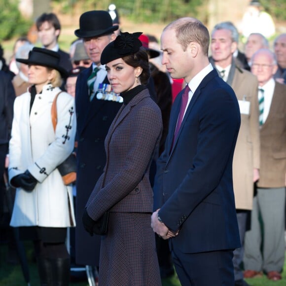 La reine Elisabeth II d'Angleterre, le prince Philip, le prince William et la duchesse de Cambridge, Catherine Kate Middleton célèbrent le 100 ème anniversaire du retrait final de la péninsule de Gallipoli pendant la 1 ère guerre mondiale au Mémorial de Sandrigham le 10 janvier 2016. Ils ont assisté un plus tôt en l'église Mary Magdalene à une messe où la famille Middleton était invitée par la reine.