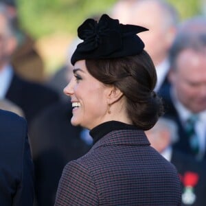 La reine Elisabeth II d'Angleterre, le prince Philip, le prince William et la duchesse de Cambridge, Catherine Kate Middleton célèbrent le 100 ème anniversaire du retrait final de la péninsule de Gallipoli pendant la 1 ère guerre mondiale au Mémorial de Sandrigham le 10 janvier 2016. Ils ont assisté un plus tôt en l'église Mary Magdalene à une messe où la famille Middleton était invitée par la reine.