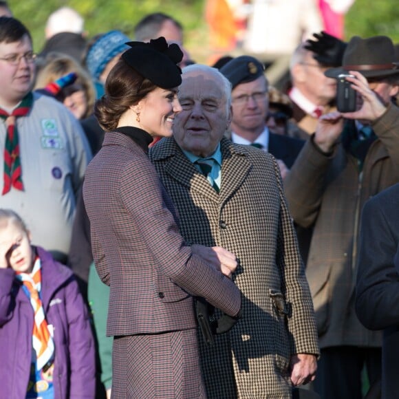 La reine Elisabeth II d'Angleterre, le prince Philip, le prince William et la duchesse de Cambridge, Catherine Kate Middleton célèbrent le 100 ème anniversaire du retrait final de la péninsule de Gallipoli pendant la 1 ère guerre mondiale au Mémorial de Sandrigham le 10 janvier 2016. Ils ont assisté un plus tôt en l'église Mary Magdalene à une messe où la famille Middleton était invitée par la reine.