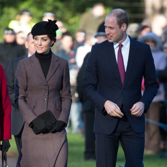 La reine Elisabeth II d'Angleterre, le prince Philip, le prince William et la duchesse de Cambridge, Catherine Kate Middleton célèbrent le 100 ème anniversaire du retrait final de la péninsule de Gallipoli pendant la 1 ère guerre mondiale au Mémorial de Sandrigham le 10 janvier 2016. Ils ont assisté un plus tôt en l'église Mary Magdalene à une messe où la famille Middleton était invitée par la reine.