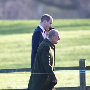 La reine Elisabeth II d'Angleterre, le prince Philip, le prince William et la duchesse de Cambridge, Catherine Kate Middleton célèbrent le 100 ème anniversaire du retrait final de la péninsule de Gallipoli pendant la 1 ère guerre mondiale au Mémorial de Sandrigham le 10 janvier 2016. Ils ont assisté un plus tôt en l'église Mary Magdalene à une messe où la famille Middleton était invitée par la reine.