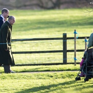 La reine Elisabeth II d'Angleterre, le prince Philip, le prince William et la duchesse de Cambridge, Catherine Kate Middleton célèbrent le 100 ème anniversaire du retrait final de la péninsule de Gallipoli pendant la 1 ère guerre mondiale au Mémorial de Sandrigham le 10 janvier 2016. Ils ont assisté un plus tôt en l'église Mary Magdalene à une messe où la famille Middleton était invitée par la reine.