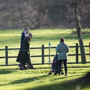 La reine Elisabeth II d'Angleterre, le prince Philip, le prince William et la duchesse de Cambridge, Catherine Kate Middleton célèbrent le 100 ème anniversaire du retrait final de la péninsule de Gallipoli pendant la 1 ère guerre mondiale au Mémorial de Sandrigham le 10 janvier 2016. Ils ont assisté un plus tôt en l'église Mary Magdalene à une messe où la famille Middleton était invitée par la reine.