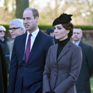 La reine Elisabeth II d'Angleterre, le prince Philip, le prince William et la duchesse de Cambridge, Catherine Kate Middleton célèbrent le 100 ème anniversaire du retrait final de la péninsule de Gallipoli pendant la 1 ère guerre mondiale au Mémorial de Sandrigham le 10 janvier 2016. Ils ont assisté un plus tôt en l'église Mary Magdalene à une messe où la famille Middleton était invitée par la reine.