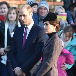 La reine Elisabeth II d'Angleterre, le prince Philip, le prince William et la duchesse de Cambridge, Catherine Kate Middleton célèbrent le 100 ème anniversaire du retrait final de la péninsule de Gallipoli pendant la 1 ère guerre mondiale au Mémorial de Sandrigham le 10 janvier 2016. Ils ont assisté un plus tôt en l'église Mary Magdalene à une messe où la famille Middleton était invitée par la reine.