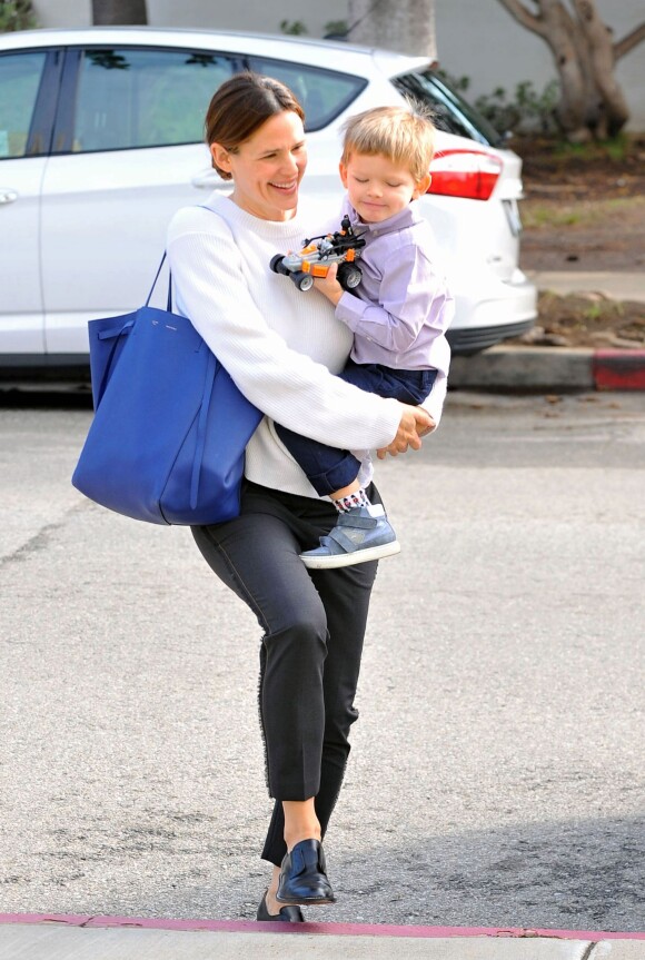 Jennifer Garner emmène ses enfants Samuel et Violet à l'église à Los Angeles, le 10 janvier 2016