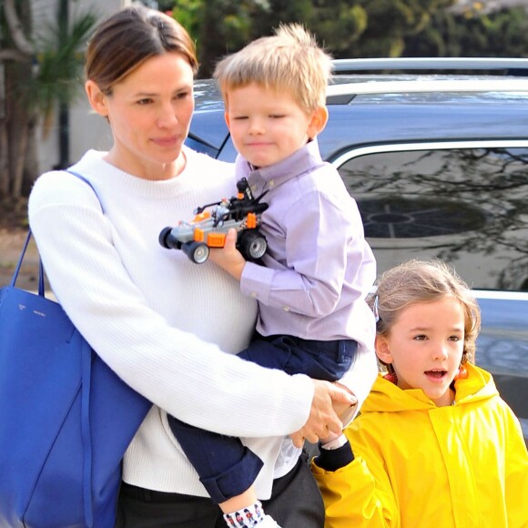 Jennifer Garner emmène ses enfants Samuel et Violet à l'église à Los Angeles, le 10 janvier 2016