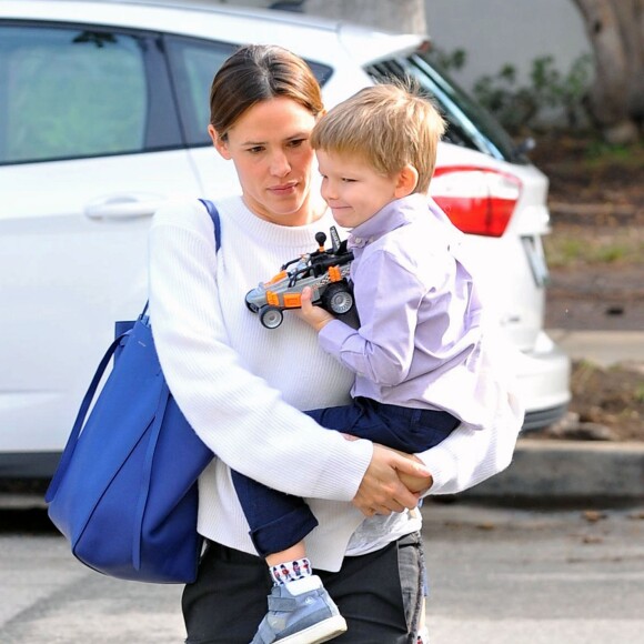 Jennifer Garner emmène ses enfants Samuel et Violet à l'église à Los Angeles, le 10 janvier 2016
