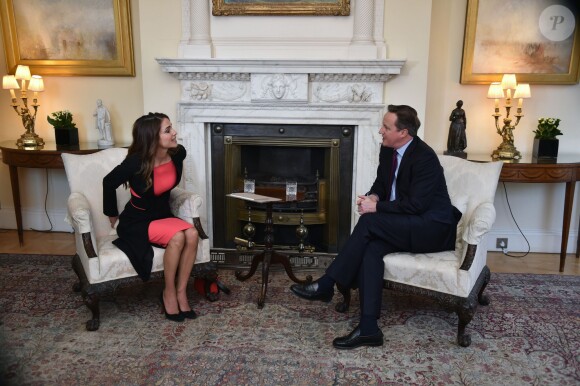 La reine Rania de Jordanie était reçue le 8 janvier 2016 au 10 Downing Street par le Premier ministre britannique David Cameron, à Londres, pour évoquer la crise syrienne. L'épouse du roi Abdullah II entamait un tour d'Europe pour trouver des soutiens pour la Jordanie et des solutions face au nombre des réfugiés syriens.