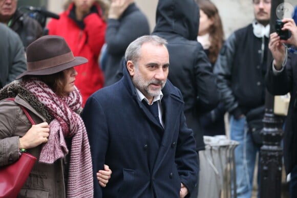 Antoine Duléry et sa femme Pascale Pouzadoux - Obsèques de Michel Galabru en l'église Saint-Roch à Paris le 12 janvier 2016.