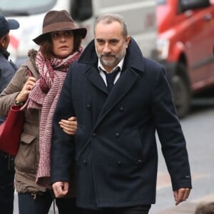 Antoine Duléry et sa femme Pascale Pouzadoux - Obsèques de Michel Galabru en l'église Saint-Roch à Paris le 12 janvier 2016.