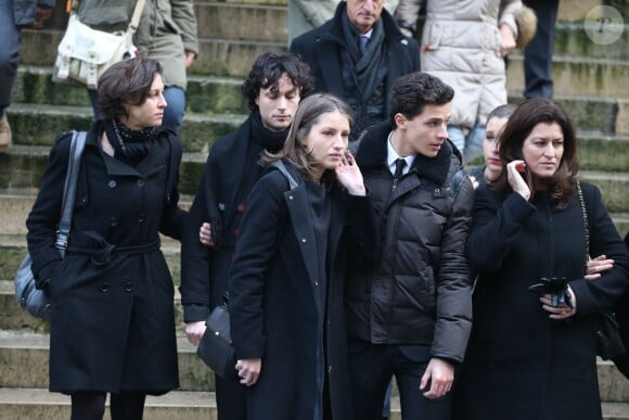 Les membres de la famille - Sorties - Obsèques de Michel Galabru en l'église Saint-Roch à Paris le 12 janvier 2016.