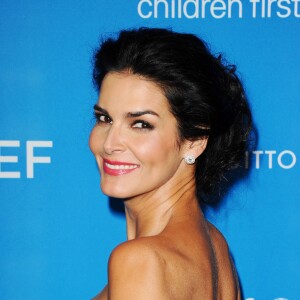 Angie Harmon au bal de l'UNICEF en l'honneur de David Beckham à Los Angeles, le 12 janvier 2016.