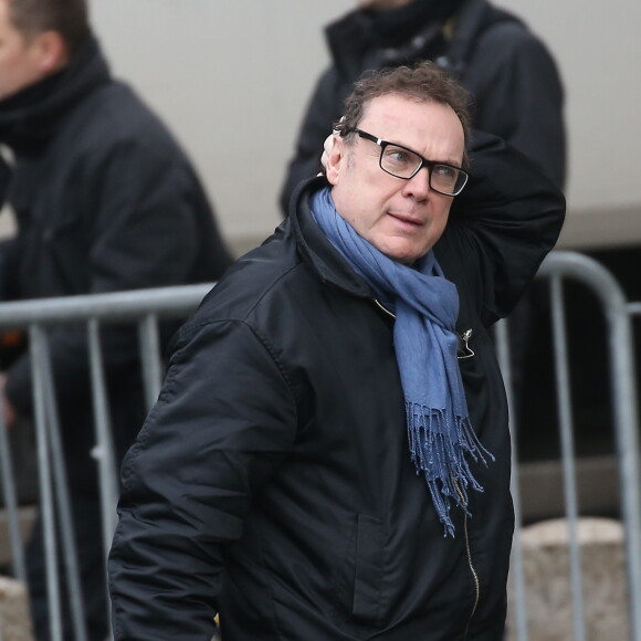 Julien Lepers - Obsèques de Michel Delpech en l'église Saint-Sulpice à Paris, le 8 janvier 2016.