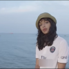M.I.A dans le clip Borders, avec son maillot détourné du PSG