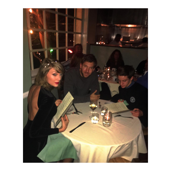 Ricky Selby a publié sur sa page Instagram une photo de Taylor Swift et Calvin Harris en train de dîner au restaurant Giorgio Baldi à Santa Monica, le 13 janvier 2016.