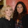 Maryse Wolinski et sa fille Elsa Wolinski lors de la générale de la pièce "Je ne veux pas mourir idiot" de Georges Wolinski au théâtre Déjazet à Paris, le 4 septembre 2015