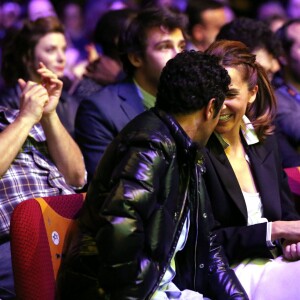 Jamel Debbouze et sa femme Mélissa Theuriau lors de la cérémonie de clôture et palmarès du 19e Festival International du film de Comédie de l'Alpe d'Huez, le 16 janvier 2016. Le film "La vache" remporte trois récompenses, le Grand Prix, Prix du Public et le Prix d'Interprétation Michel Galabru (reçu par Fatsah Bouyahmed).