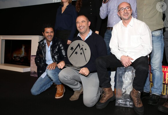 Jamel Debbouze, Mohamed Hamidi, Fatsah Bouyahmed lors de la cérémonie de clôture et palmarès du 19e Festival International du film de Comédie de l'Alpe d'Huez, le 16 janvier 2016.