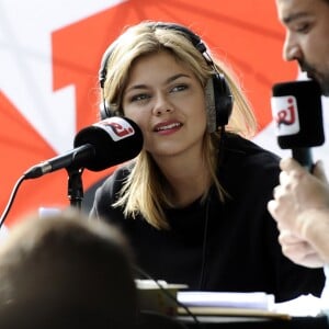 Louane Emera - Les chanteurs à l'antenne de la radio NRJ avant le concert à la foire de Marseille le 1er octobre 2015.