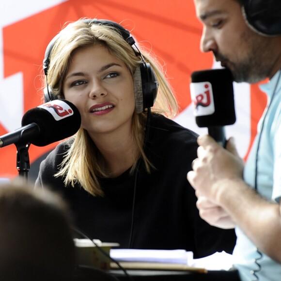 Louane Emera - Les chanteurs à l'antenne de la radio NRJ avant le concert à la foire de Marseille le 1er octobre 2015.
