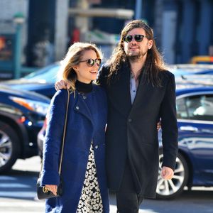 Exclusif - Dianna Agron et son petit-ami Winston Marshall se promènent en amoureux à New York, le 22 novembre 2015. © CPA/Bestimage