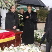Obsèques d'Ashraf Pahlavi: Farah Diba en deuil, adieu discret à la soeur du Shah