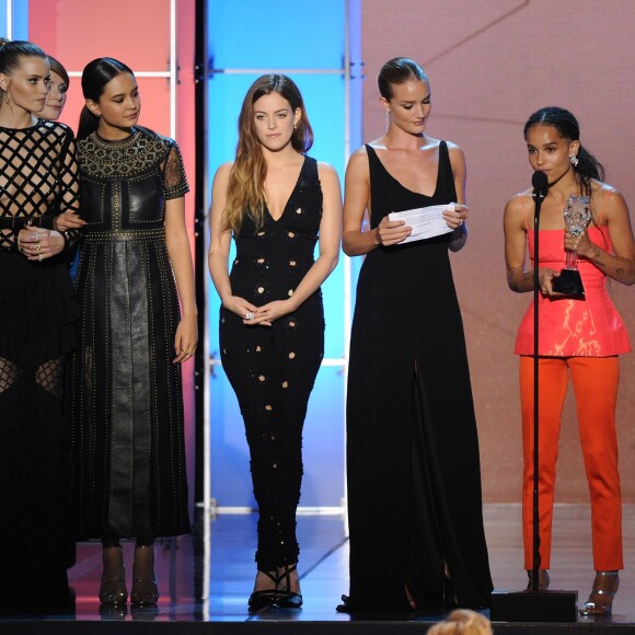 Les actrices Abbey Lee, Courtney Eaton, Rosie Huntington-Whiteley, Riley Keough et Zoë Kravitz aux 21e Critic's Choice Awards. Santa Monica, le 17 janvier 2016.