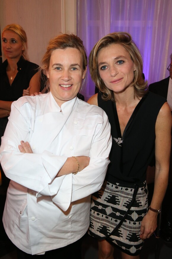 Exclusif - Hélène Darroze et Axelle Davezac (Directrice Générale de la Fondation ARC pour la recherche sur le cancer) - Gala de la fondation ARC au profit de la recherche contre le cancer du sein à l'hôtel Peninsula à Paris le 9 octobre 2014.