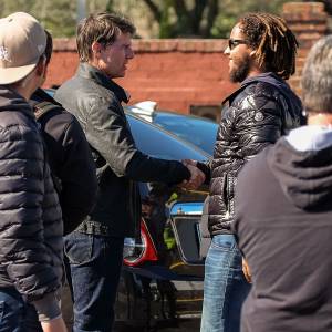 Exclusif - Connor Cruise vient rendre visite à son père Tom Cruise sur le tournage du film "Jack Reacher: Never Go Back" à la Nouvelle-Orléans, le 20 janvier 2016