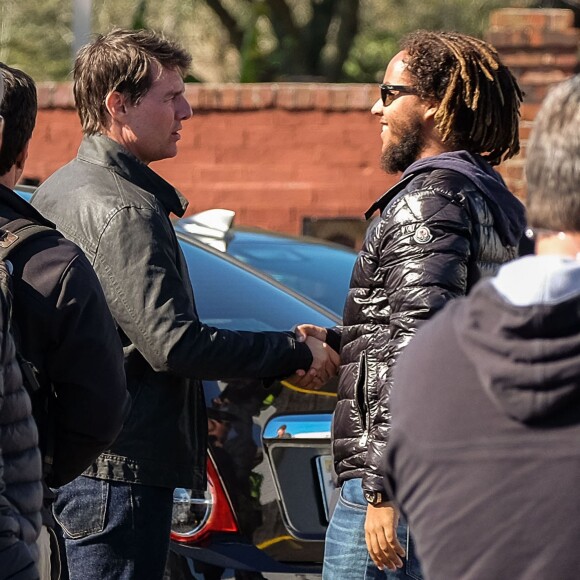 Exclusif - Connor Cruise vient rendre visite à son père Tom Cruise sur le tournage du film "Jack Reacher: Never Go Back" à la Nouvelle-Orléans, le 20 janvier 2016