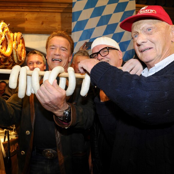 Arnold Schwarzenegger, DJ Ötzi / Gerry Friedle, Niki Lauda lors de la Weißwurstparty organisée dans la ville de Going, le 22 janvioer 2016.