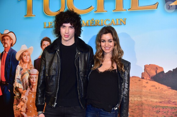 Julian Perretta et sa compagne Elisa Bachir - Avant-première du film "Les Tuches 2" au cinéma Gaumont-Opéra à Paris le 25 janvier 2016.