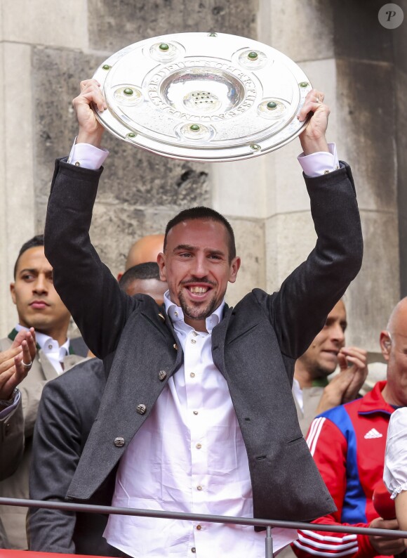 Franck Ribéry célèbre la victoire du Bayern Munich en Bundesliga le 24 mai 2015