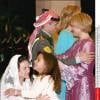 La princesse Aisha bint Hussein félicite son demi-frère le prince Hamzah lors de son mariage avec la princesse Noor en mai 2004. Aisha de Jordanie s'est remariée le 27 janvier 2016, avec Ashraf Banayotti.