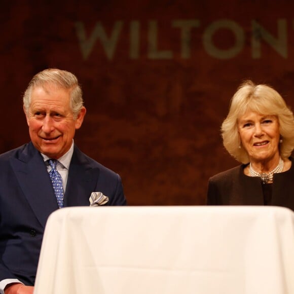 Le prince Charles et Camilla Parker Bowles inaugurant le Wilton's Music Hall à Londres, le 28 janvier 2016.