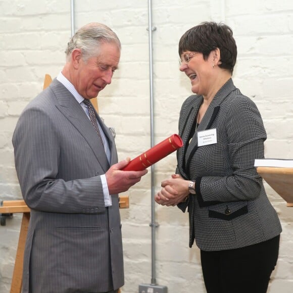 Le prince Charles en visite à Stoke-on-Trent le 26 janvier 2016 en sa qualité de fondateur et parrain du Prince's Regeneration Trust.