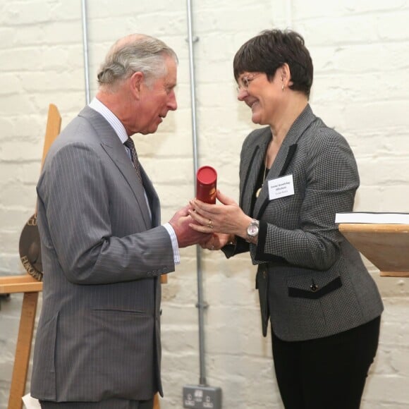 Le prince Charles en visite à Stoke-on-Trent le 26 janvier 2016 en sa qualité de fondateur et parrain du Prince's Regeneration Trust.