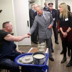 Le prince Charles en visite à Stoke-on-Trent le 26 janvier 2016 en sa qualité de fondateur et parrain du Prince's Regeneration Trust.