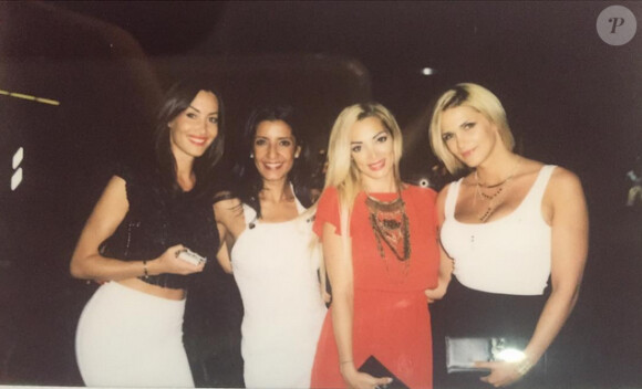 Emilie Nef Naf passe une soirée entre filles avec ses amies sa BFF Sidonie Biemont et Caroline Boutier. Juillet 2015.