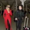 Rita Ora et sa soeur Elena arrivent, en provenance de Paris, à Londres par l'Eurostar. Le 26 janvier 2016.
