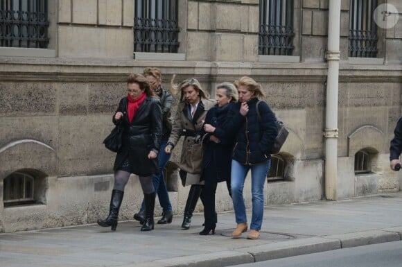 François Hollande a reçu les filles de Jacqueline Sauvage, Carole et Fabienne Marot, ainsi que leurs avocates Nathalie Tomasini et Janine Bonaggiunta, à l'Elysée le 29 janvier 2016.