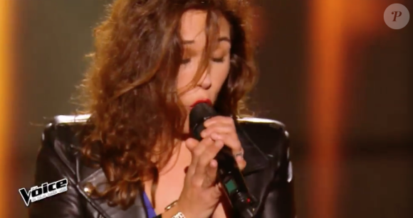 Lyn dans The Voice 5, sur TF1, le samedi 30 janvier 2016. La candidate était déjà passée par Nouvelle Star en 2008.