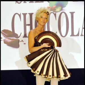 Rebecca Hampton - Défilé lors du 16e Salon du chocolat en 2010.